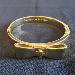 Kate Spade New York Women's Gold Plated Perfectly Placed Hinged Bow Bangle